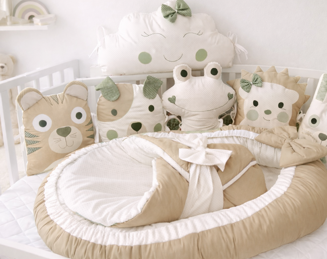 Kompletní set do postýlky Nature Friends – Hnízdečko, zavinovačka a mantinel s mráčkem