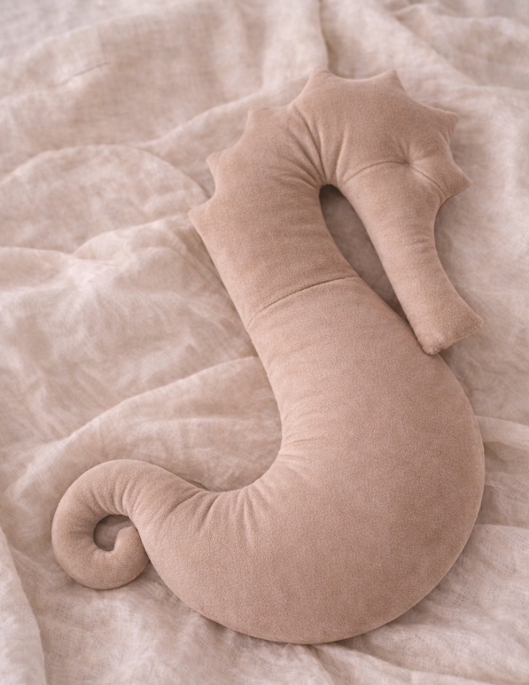 Relaxační polštář Mořský koník 60 cm – Něžné objetí pro klidný spánek