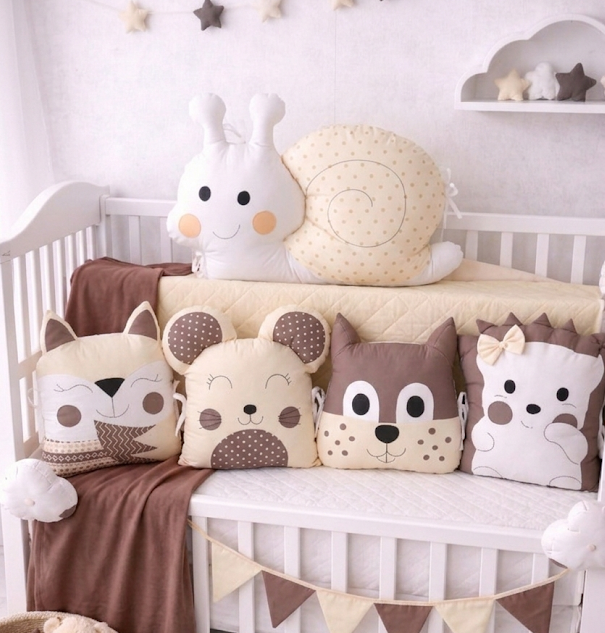 Mantinel do postýlky Zvířátka MimiMe – kolekce Karamelová pohádka | 5 dílů | 180 cm