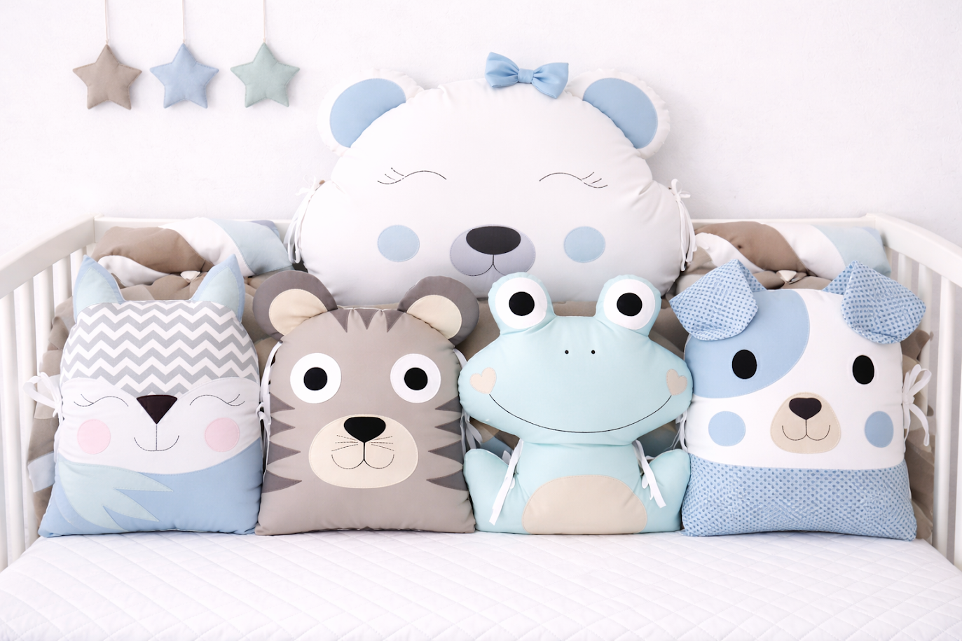 Polštářkový mantinel Mimime: Bezpečí v objetí hravých kamarádů